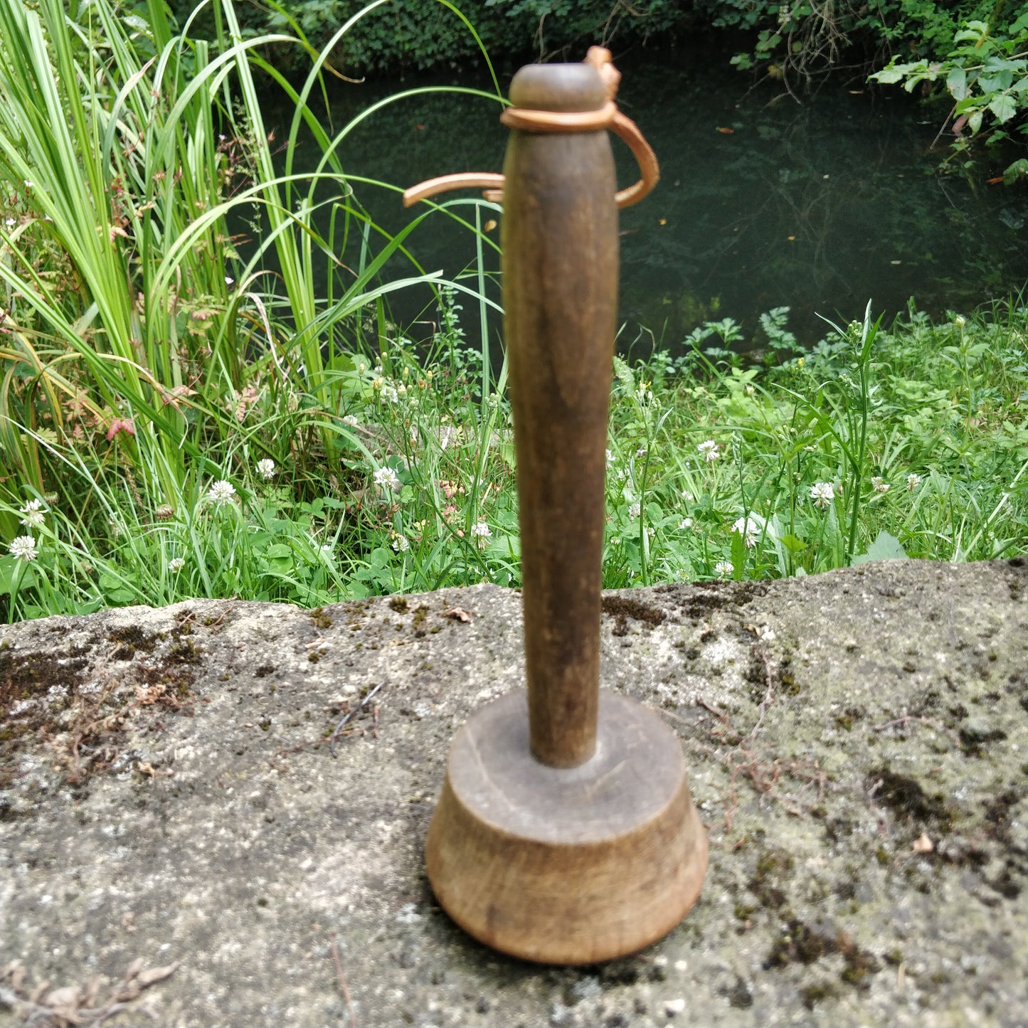 Ancien pilon en bois.