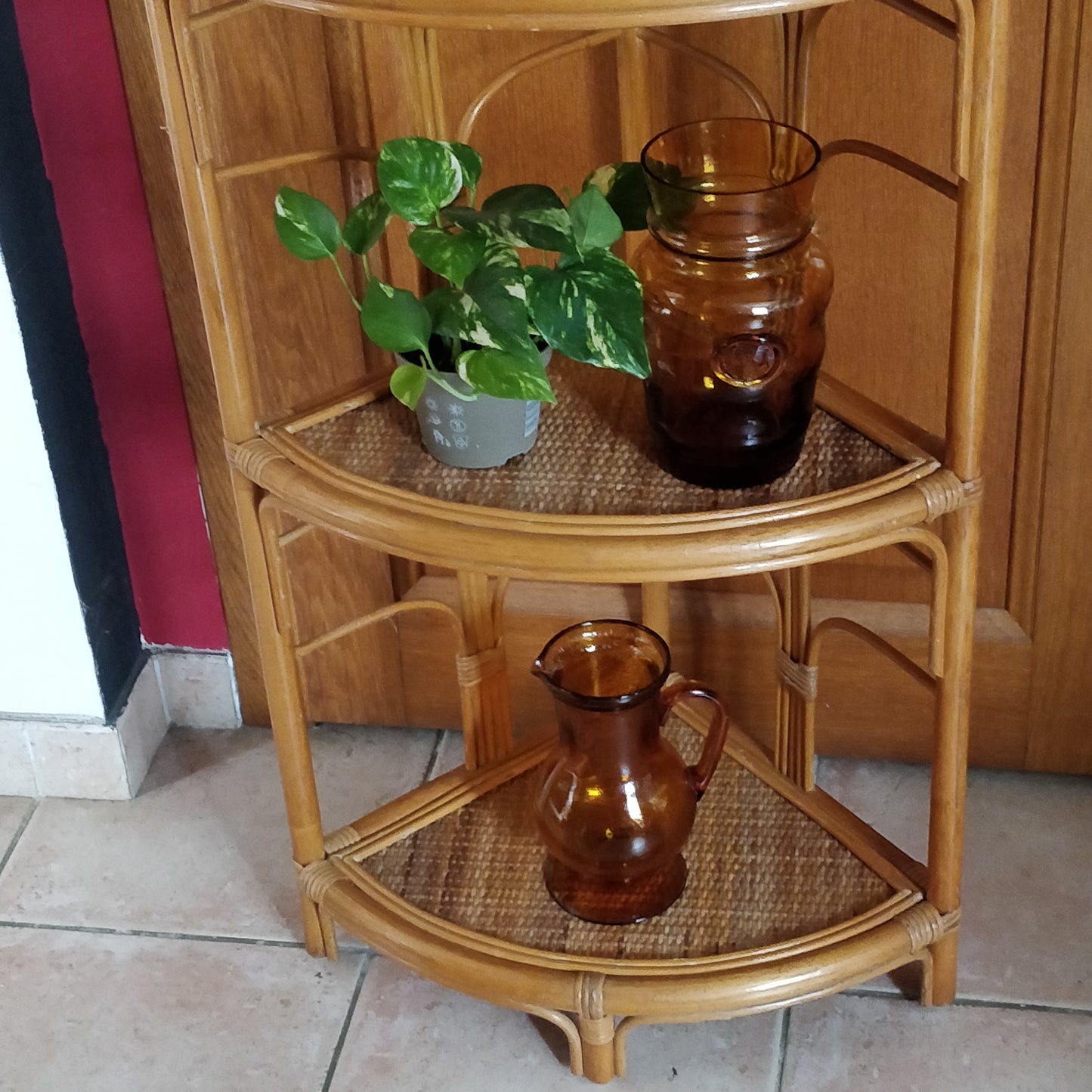 Étagère d'angle rotin et bambou.