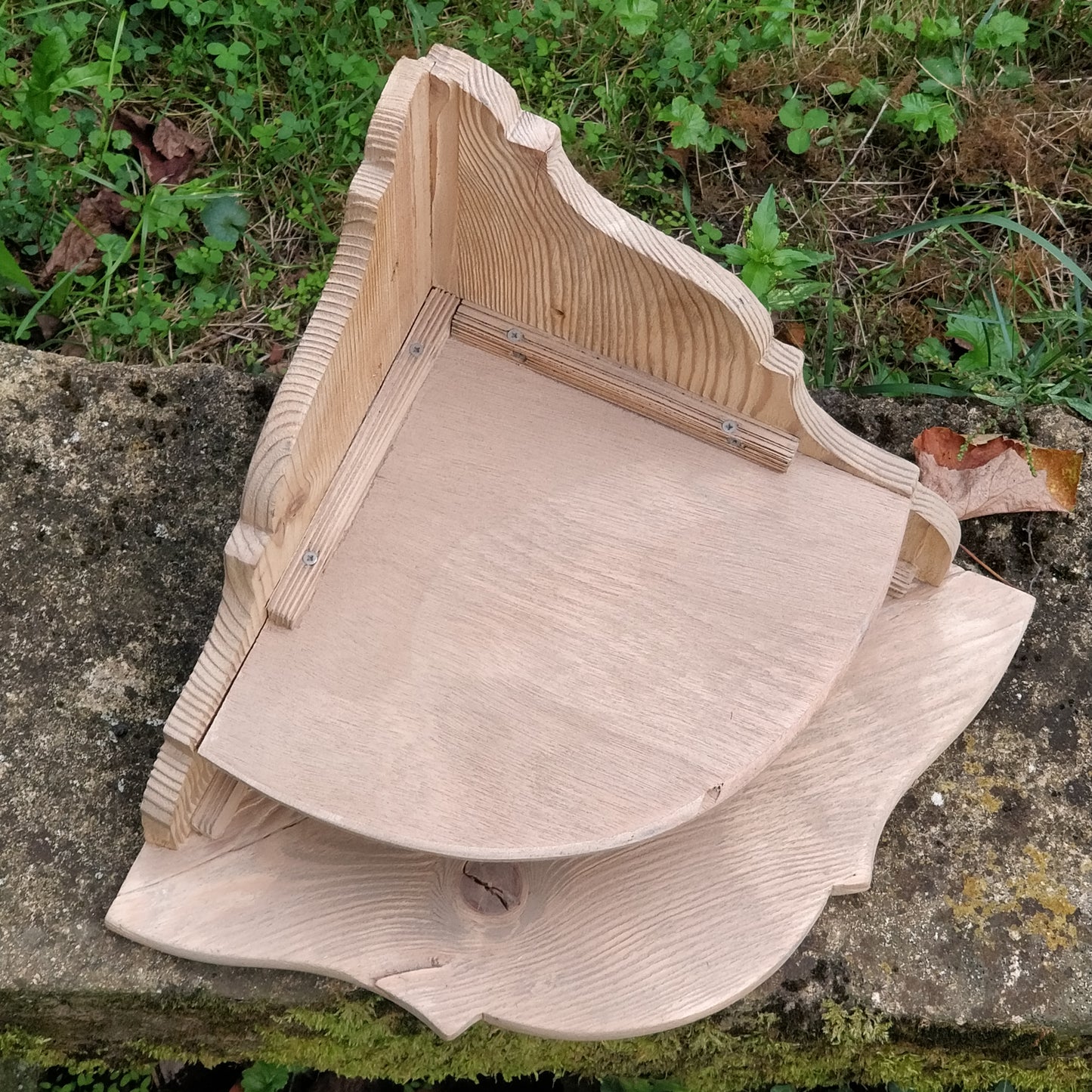 Étagère d'angle