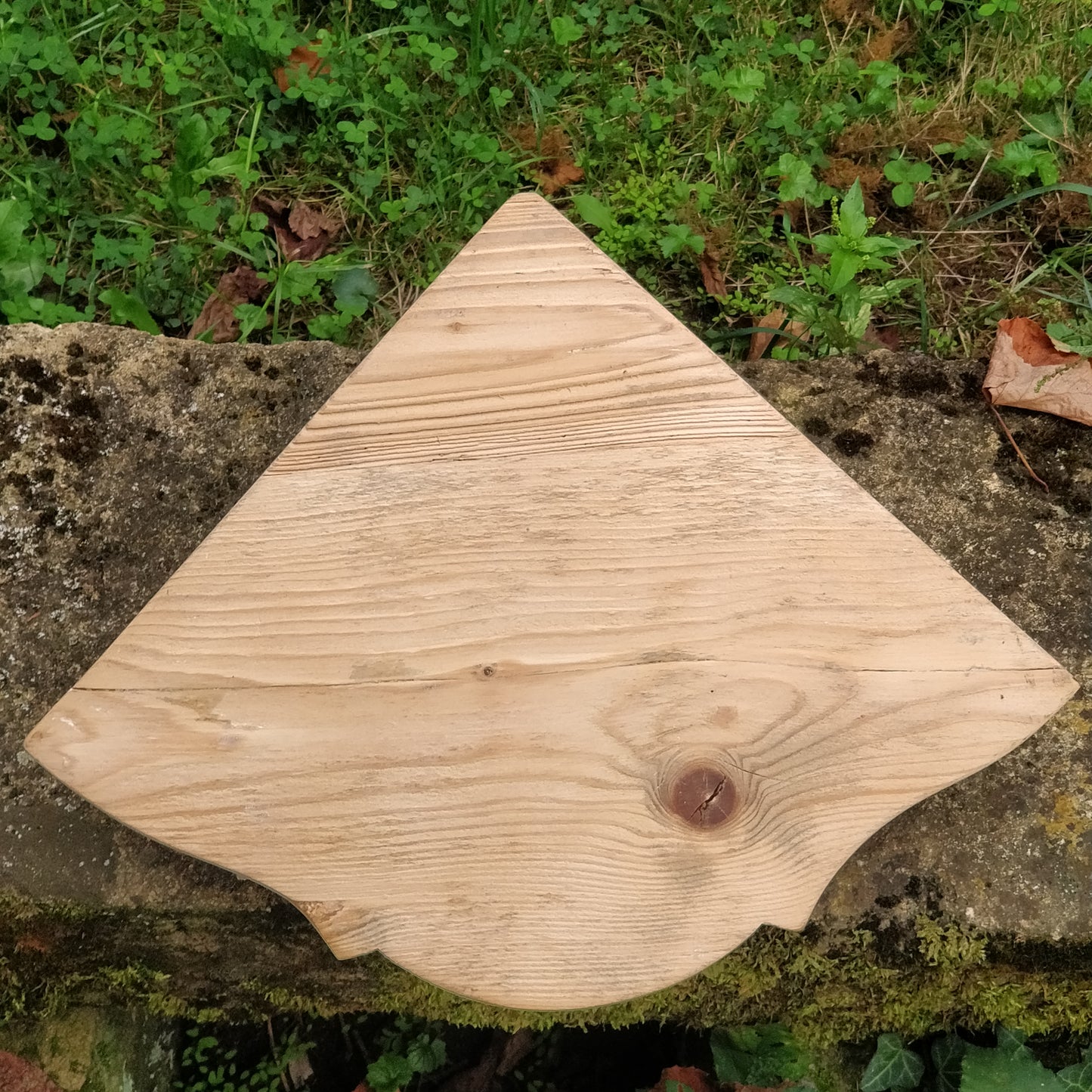 Étagère d'angle