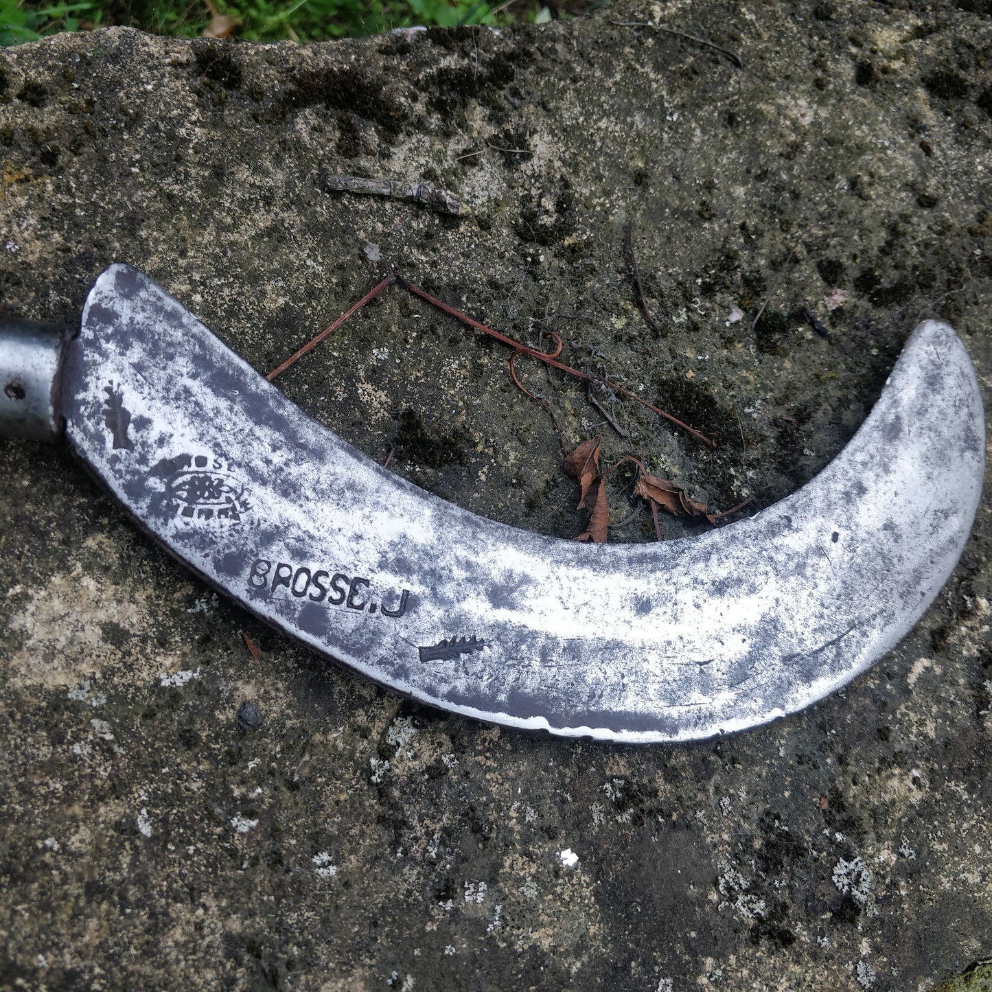 Ancienne serpe fer forgé.