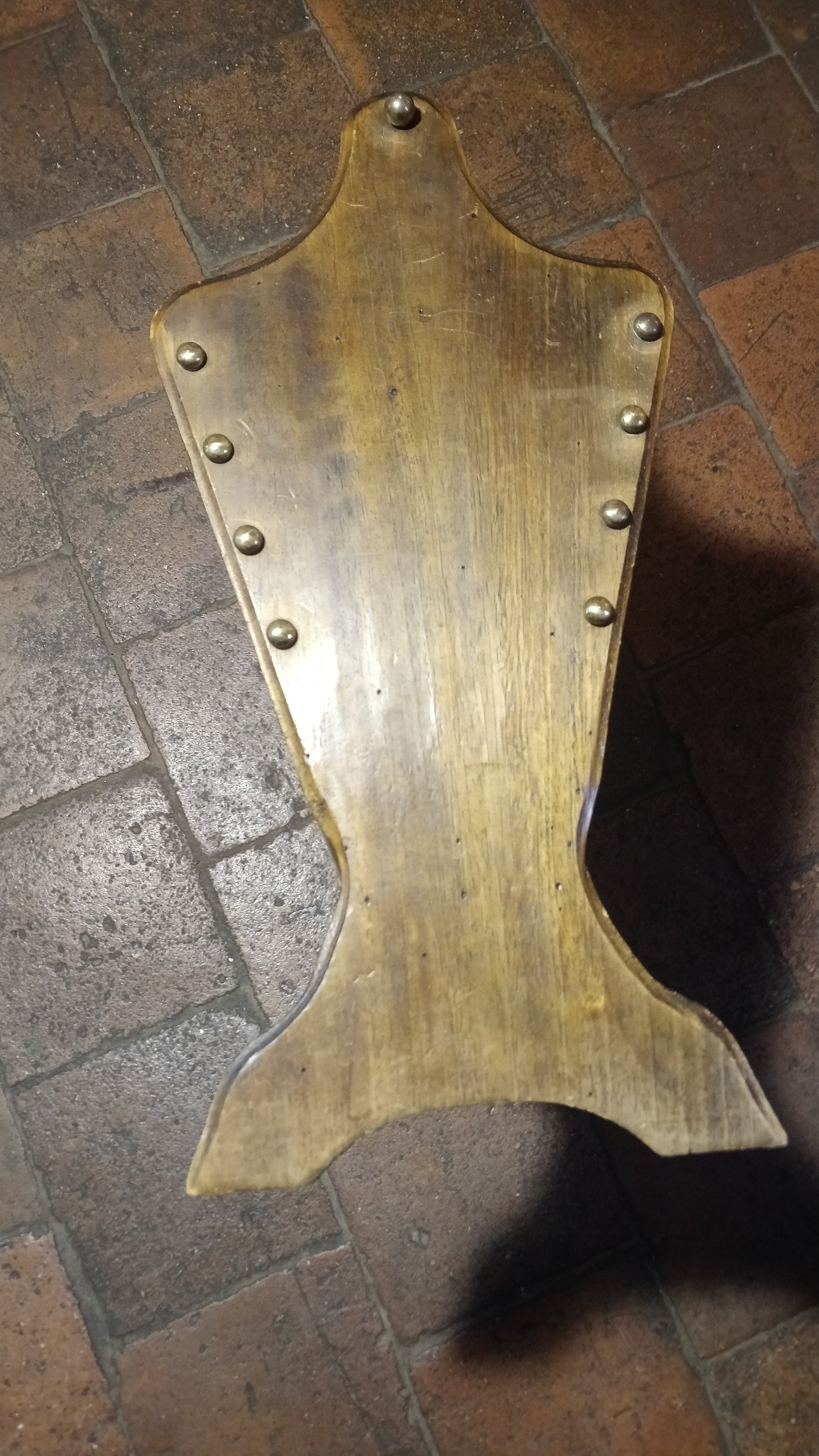 Porte revus bois et laiton.