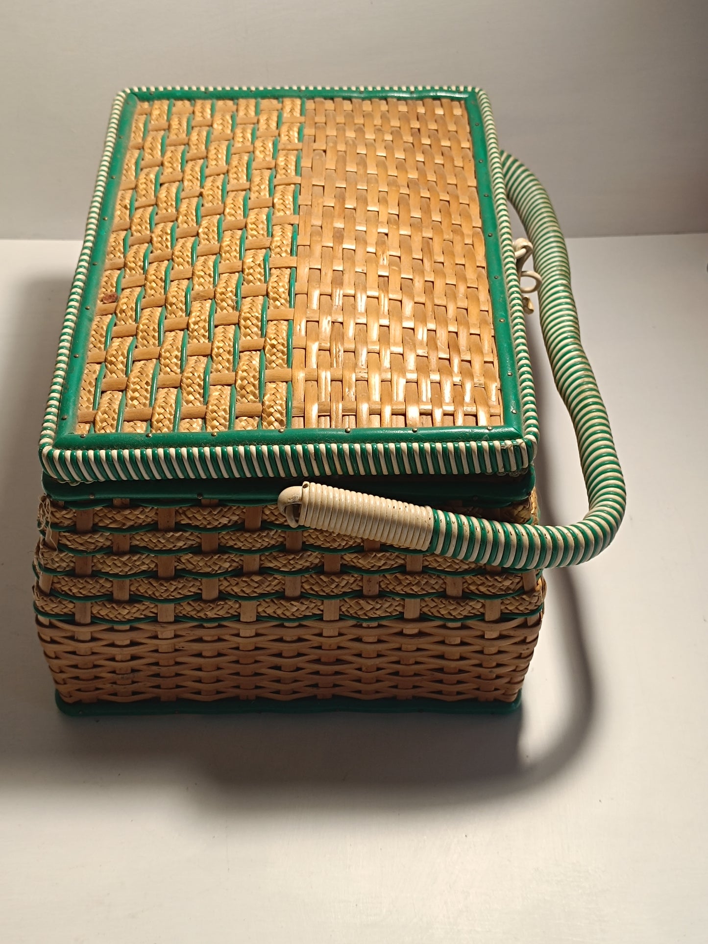 Mallette de couture année 60.