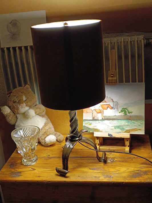 Lampe à poser fer forgé signé PLATZER.