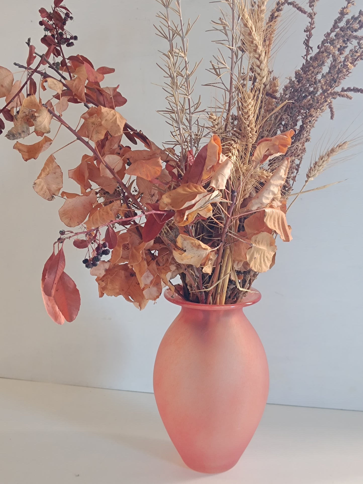 Vase en verre opaque, dépoli rose.