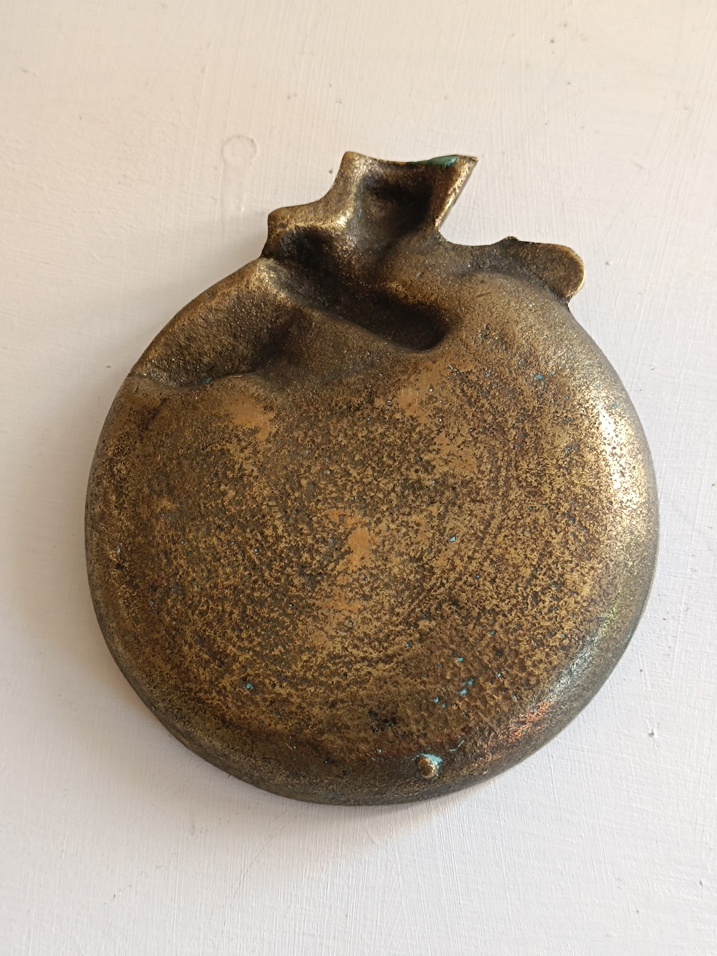 Coupelle vide-poche Guignol bronze.