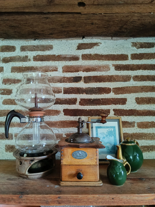 Période 1900 moulin à café manuel EUREKA.