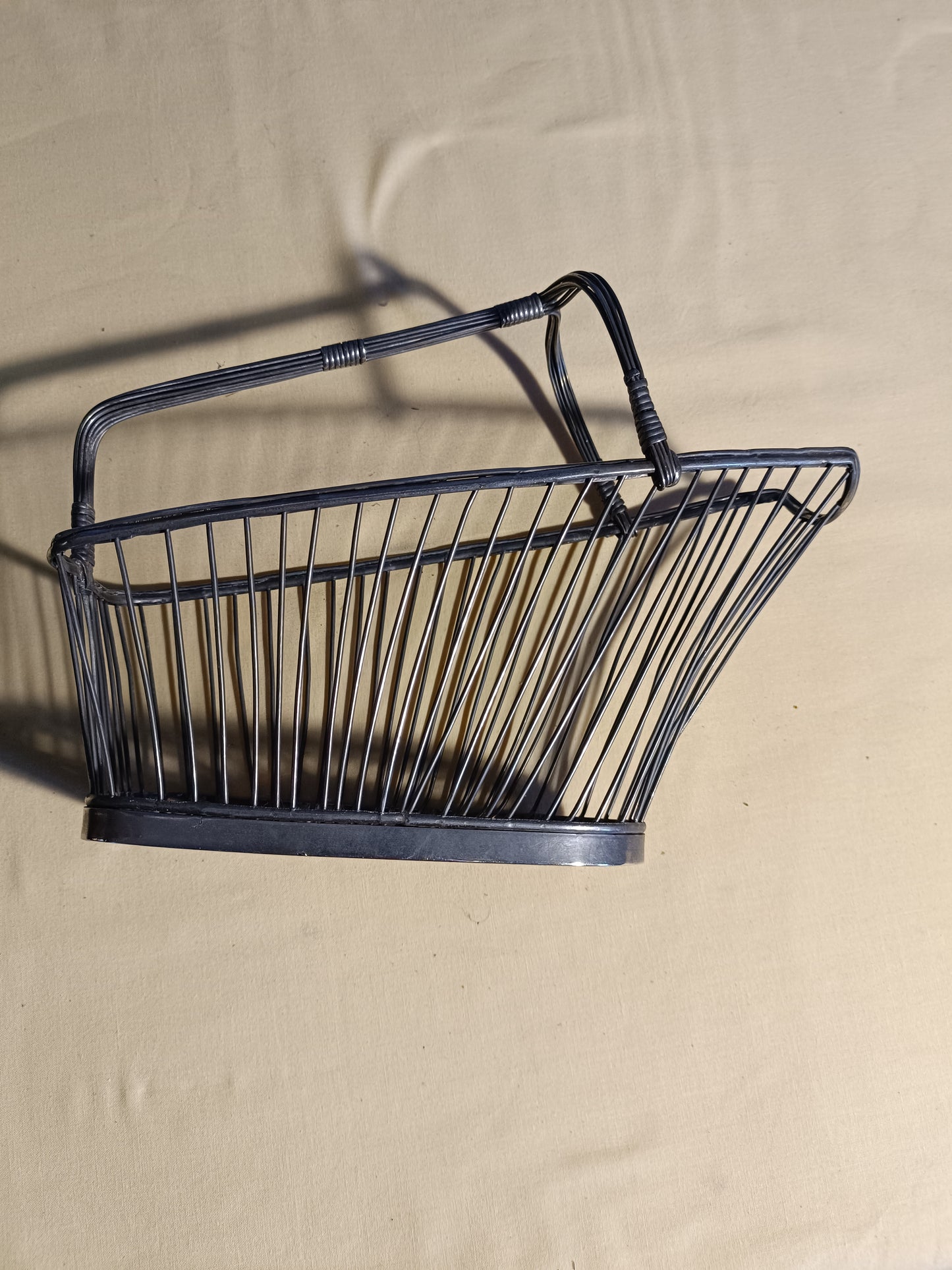 Porte bouteille métal argenté.