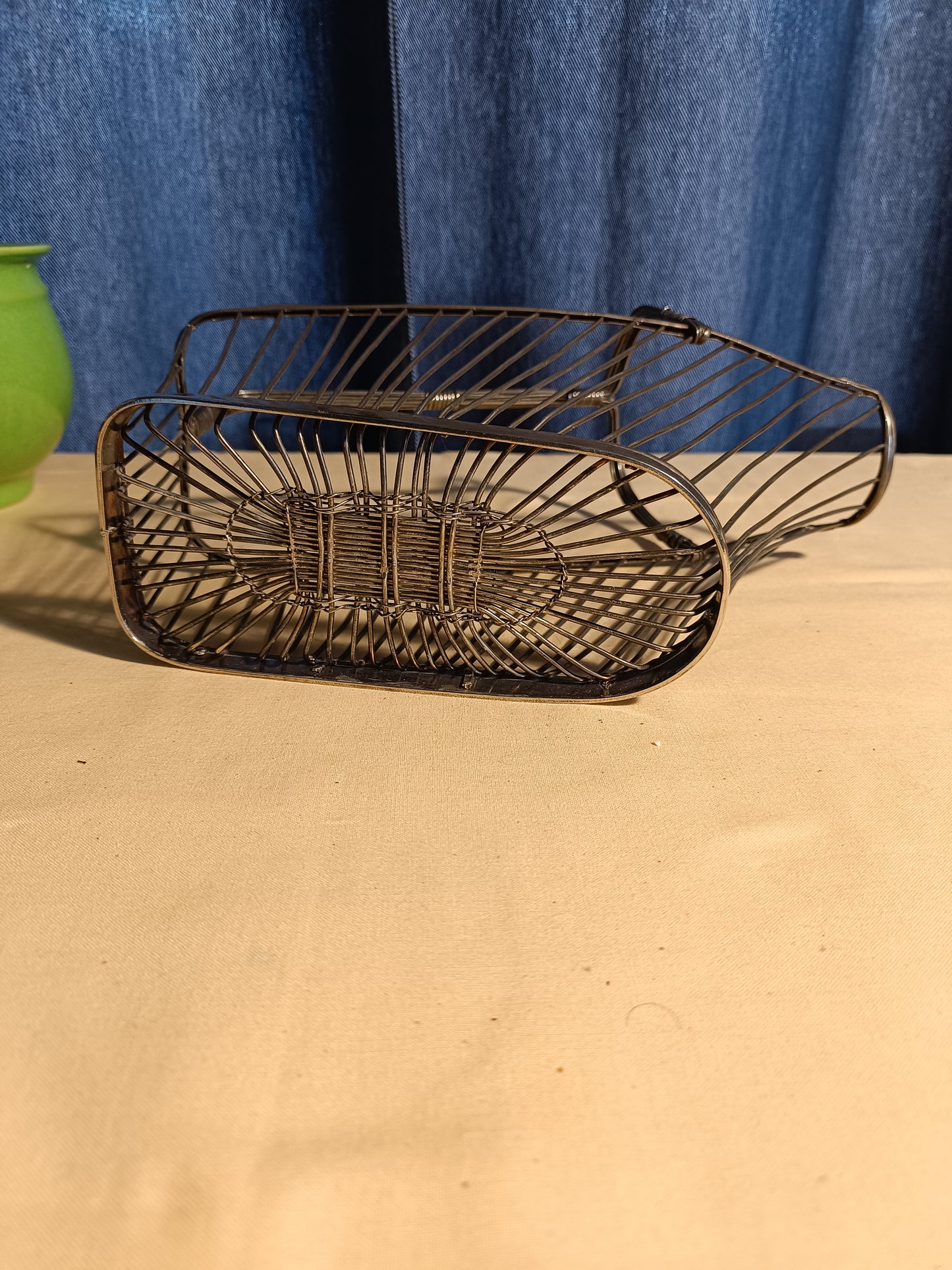 Porte bouteille métal argenté.