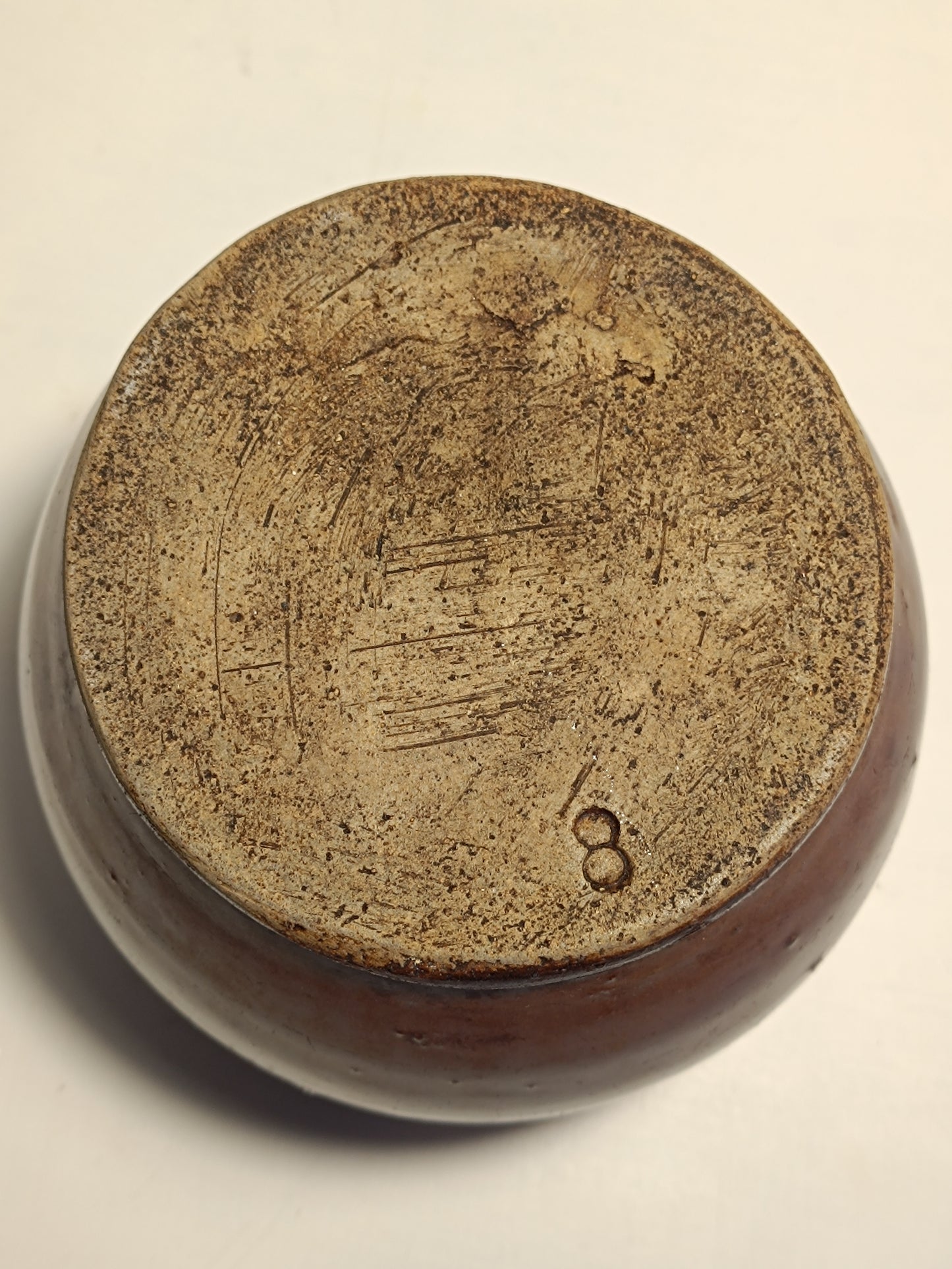 Ancien pichet en grès vernissé.