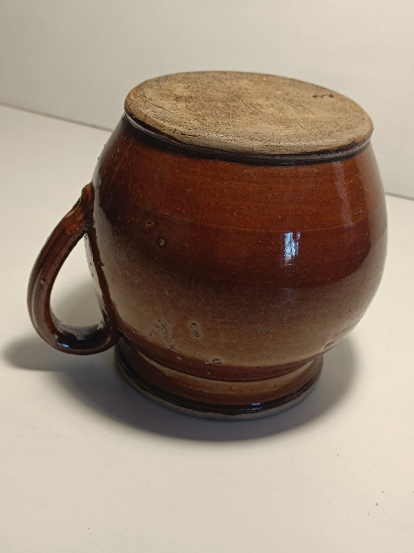Ancien pichet en grès vernissé.
