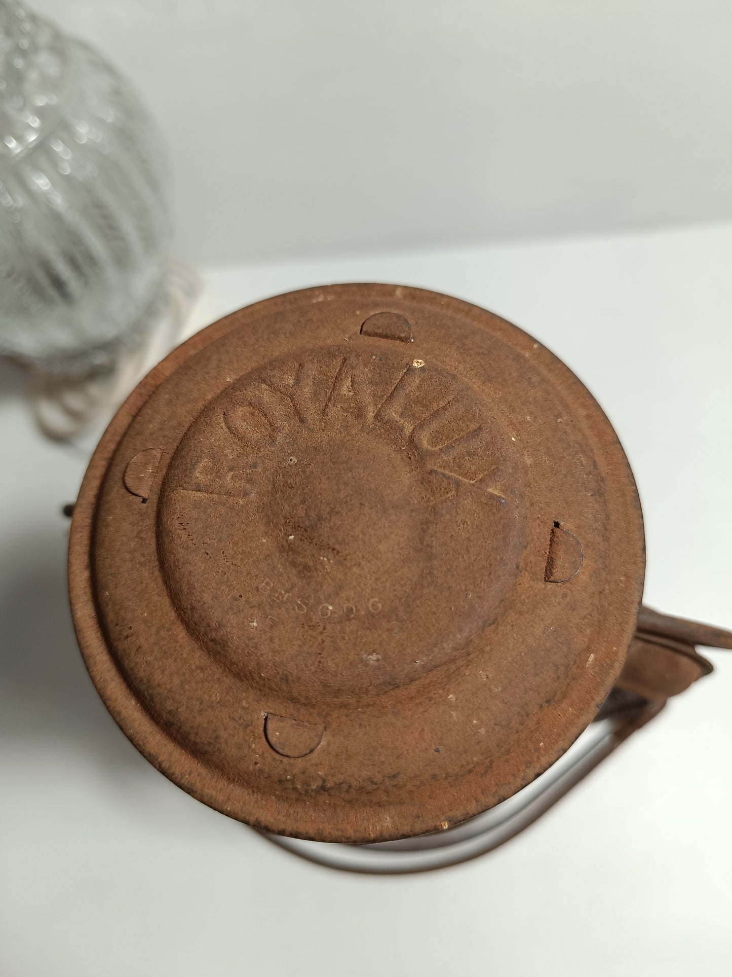 Ancienne lampe tempête ROYALUX.