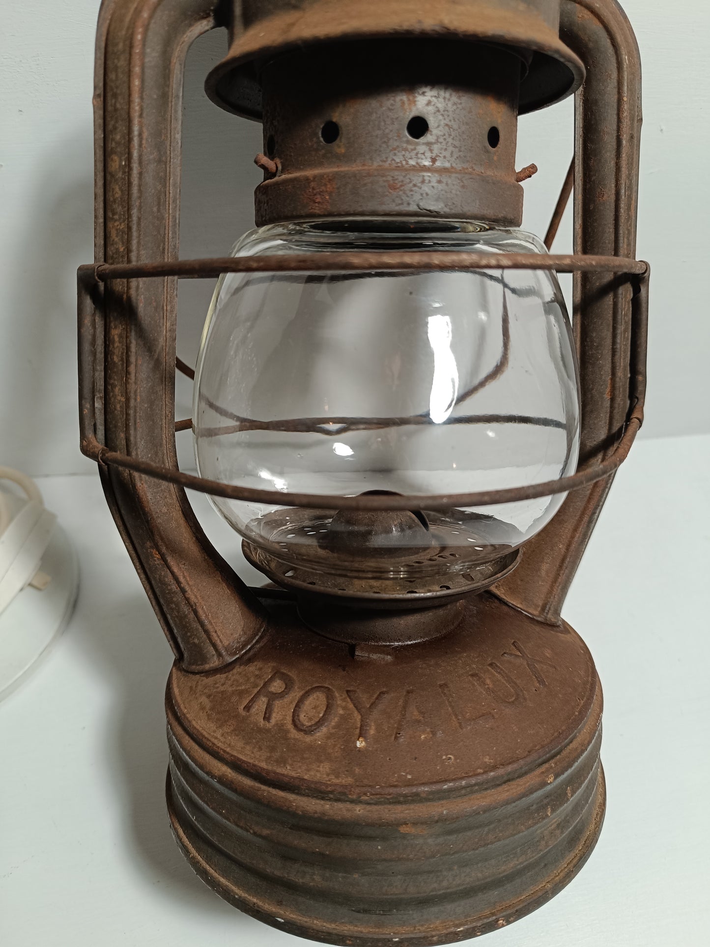 Ancienne lampe tempête ROYALUX.