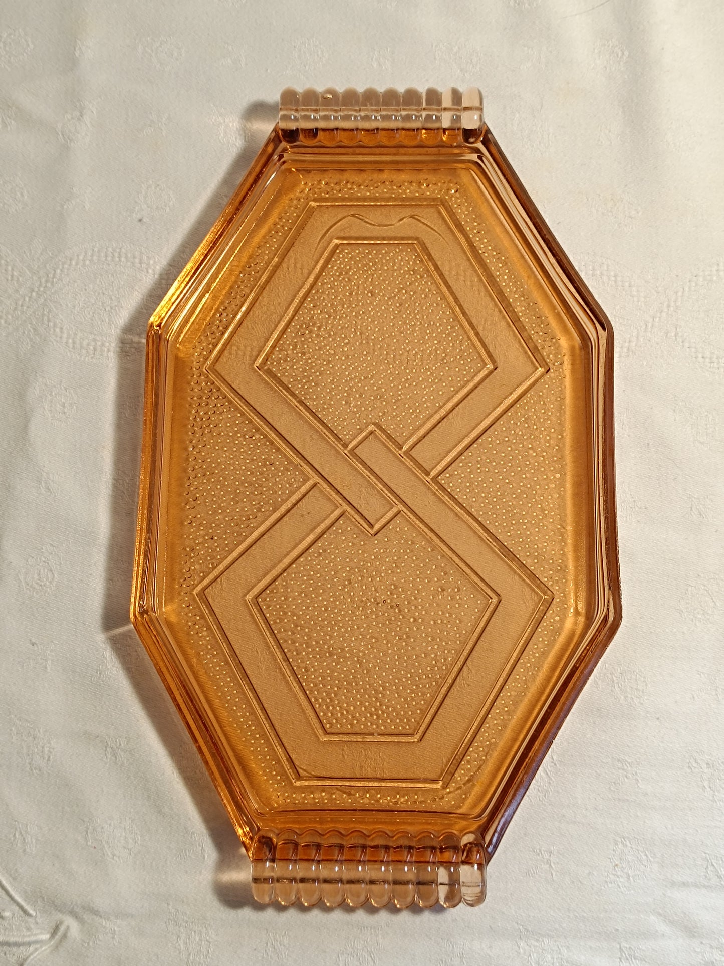 Plateaux hexagonal, Arts déco, plus six verres en verre rose.