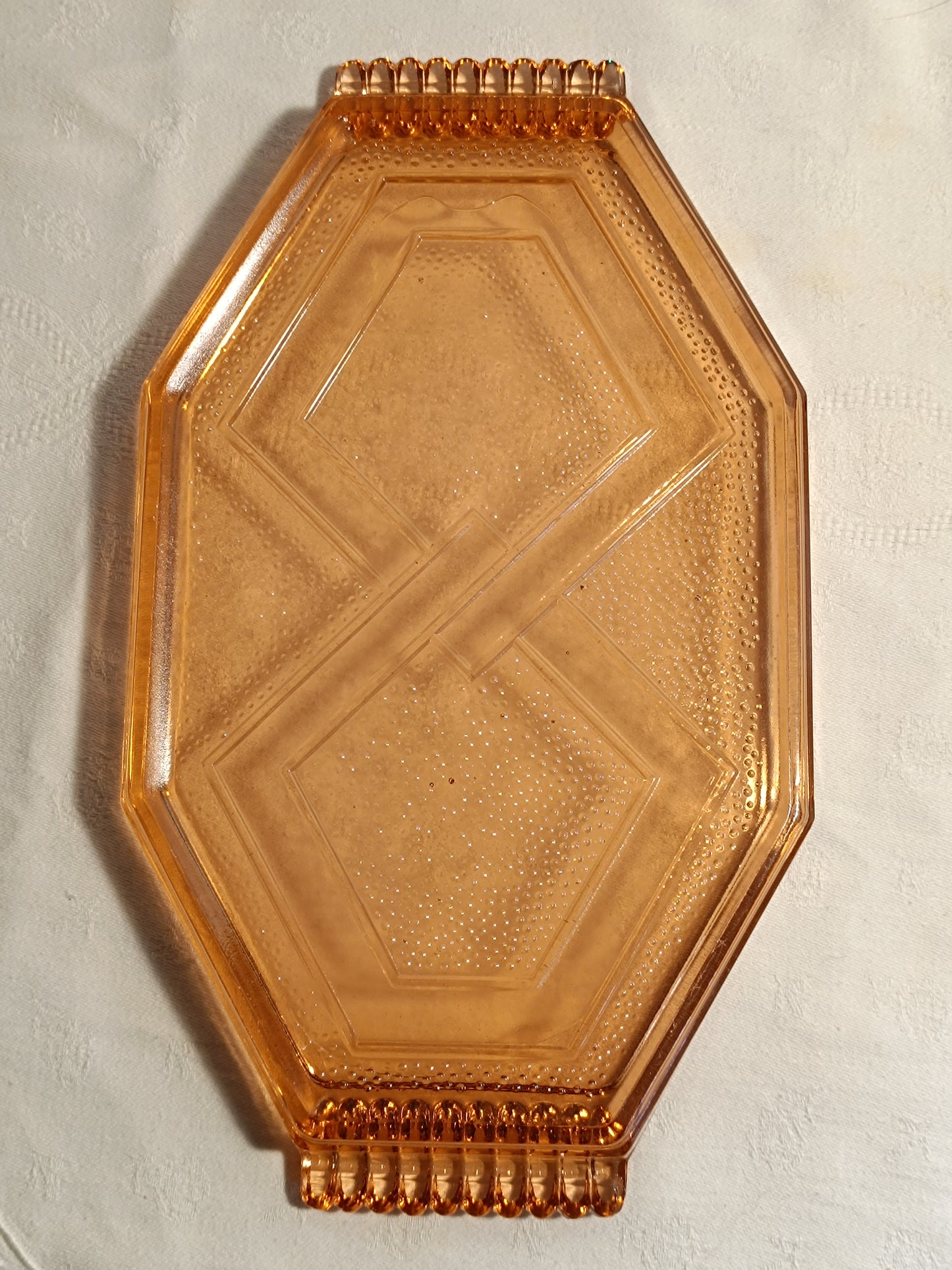 Plateaux hexagonal, Arts déco, plus six verres en verre rose.
