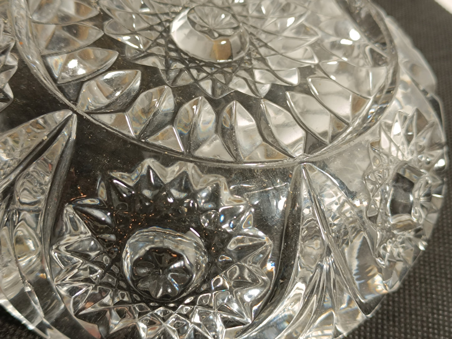Cendrier en cristal, magnifique vide-poche.