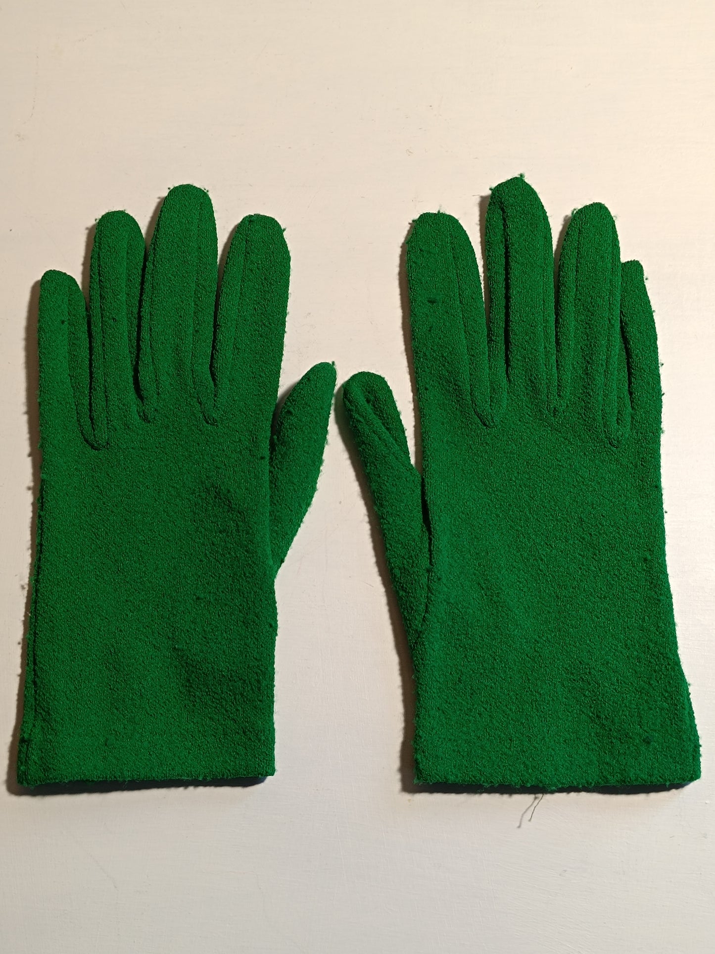 Paires de gants vintage.