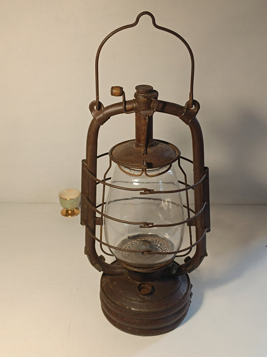Ancienne lampe tempête acier et verre.