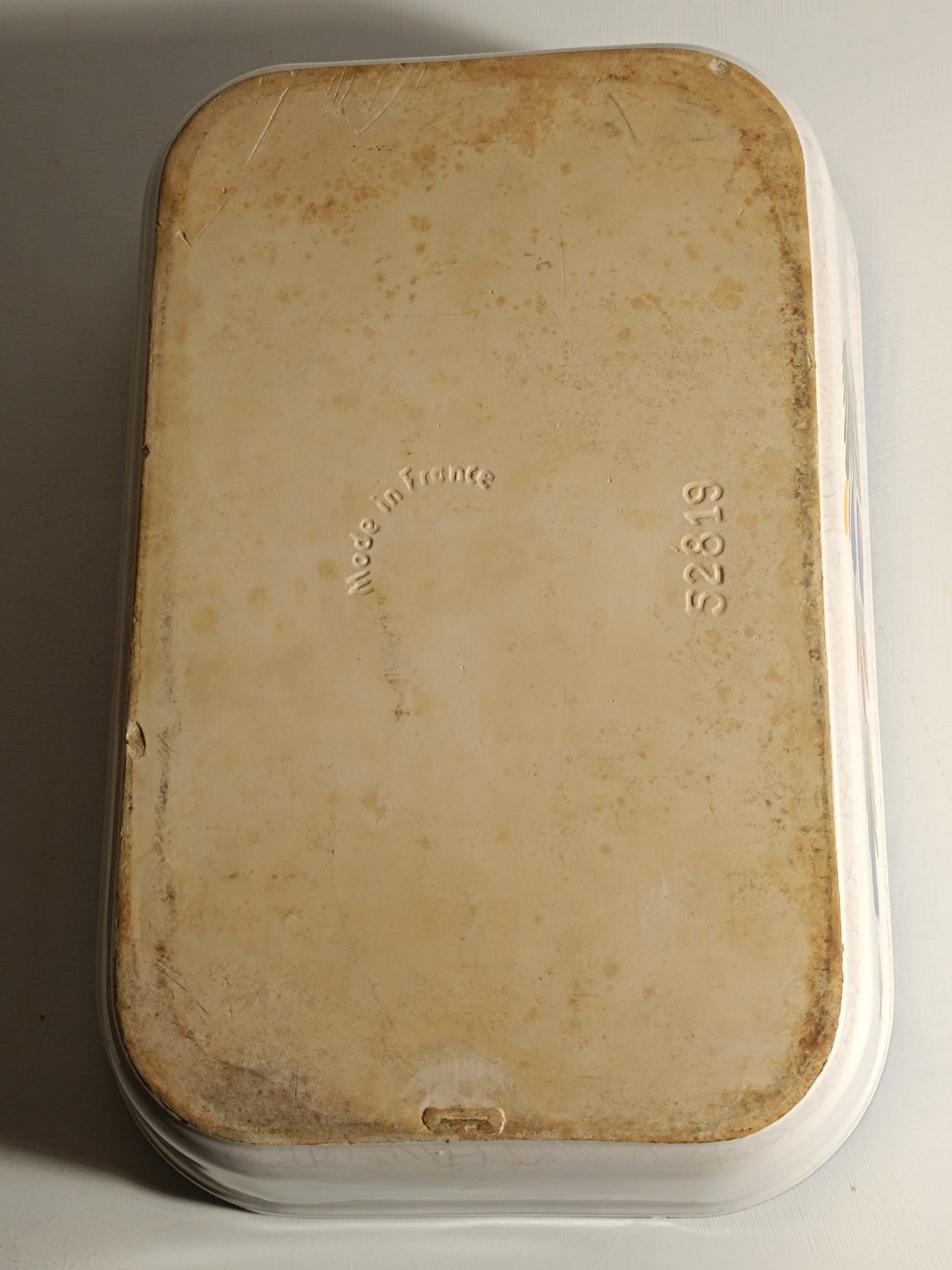 Ancien plat creux rectangulaire faïence Quimper numéroté 52819. Signé FAB.