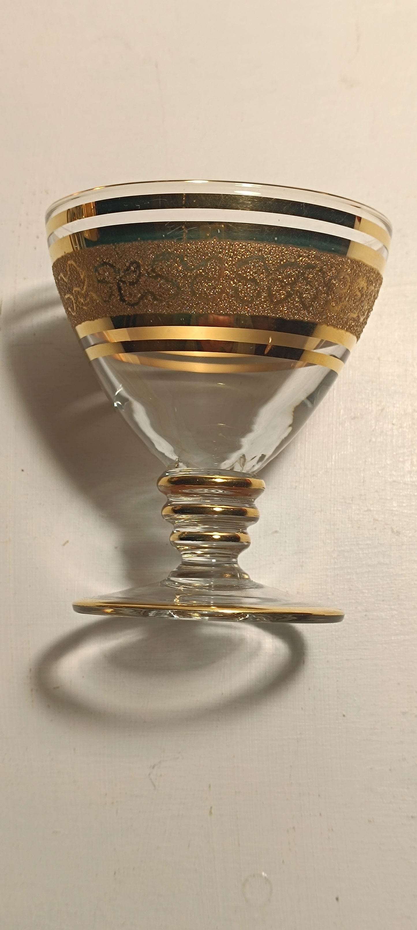 Set de cinq verres ancien à liqueur ou champagne .