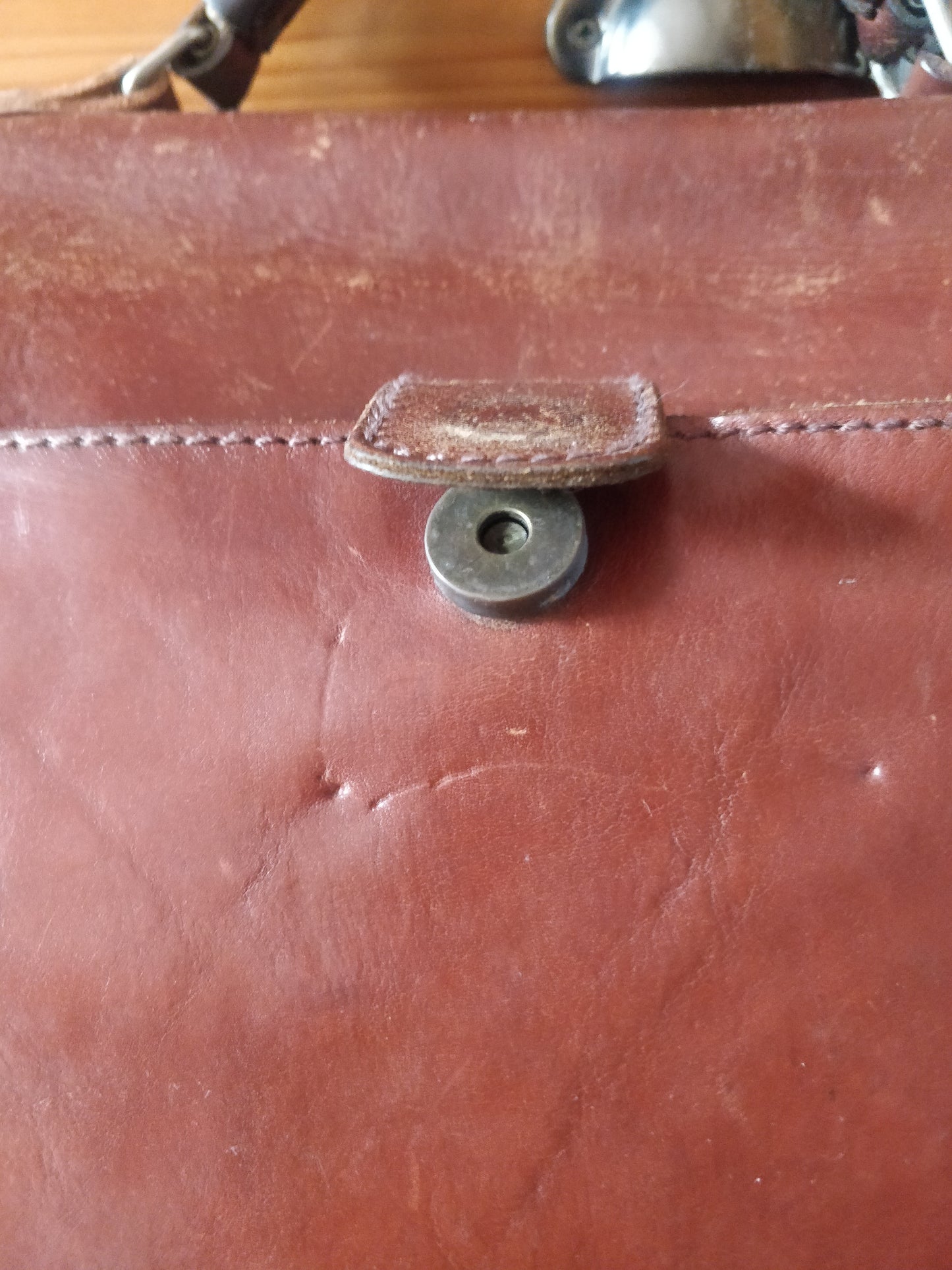 Porte-documents en cuir vieilli