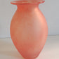 Vase en verre opaque, dépoli rose.