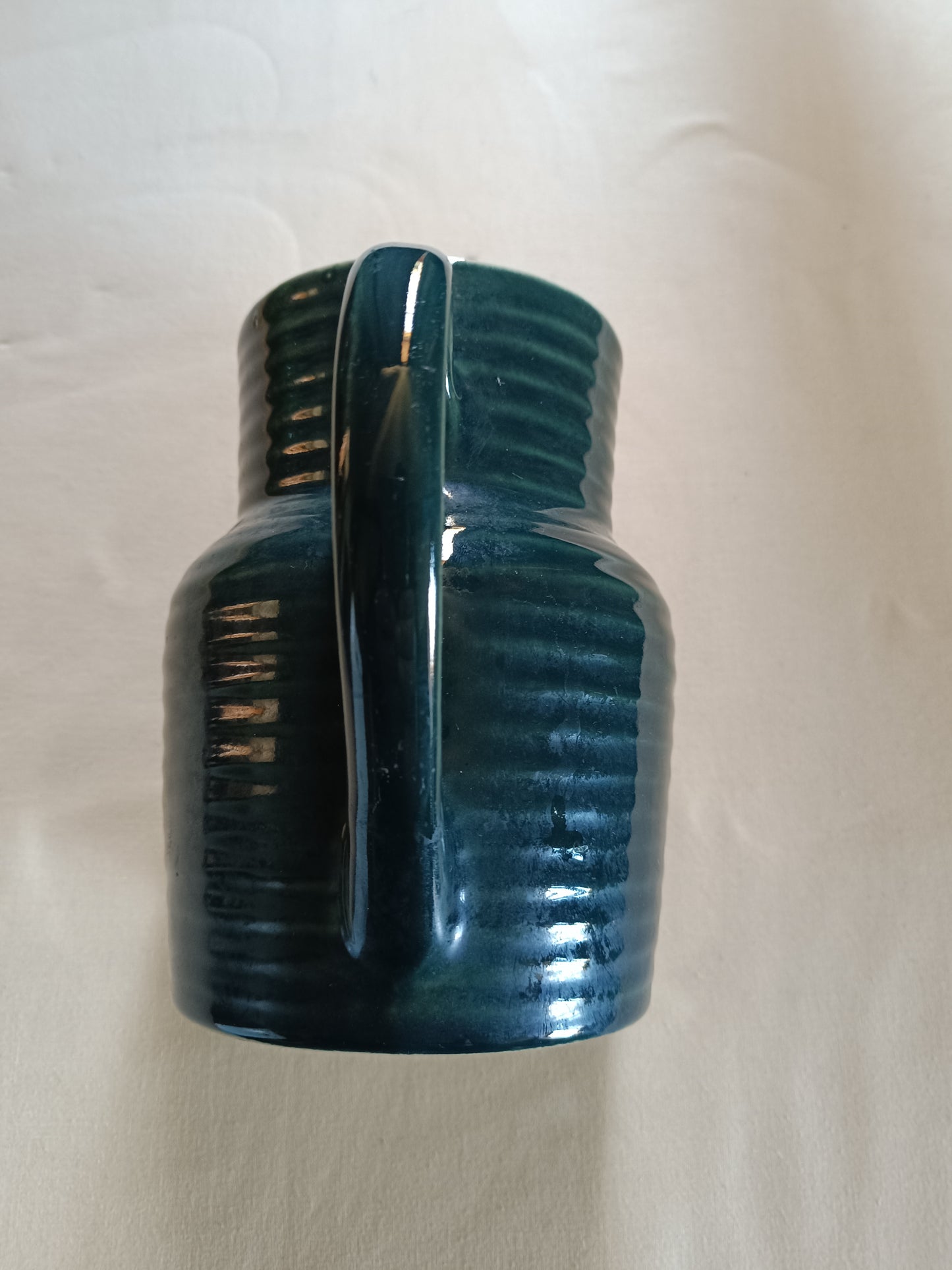 Ancien pichet à eau en céramique émaillée, pièce rare.