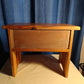 Ancien MEUBLE BANC en pin, période de design de 70 à 79.