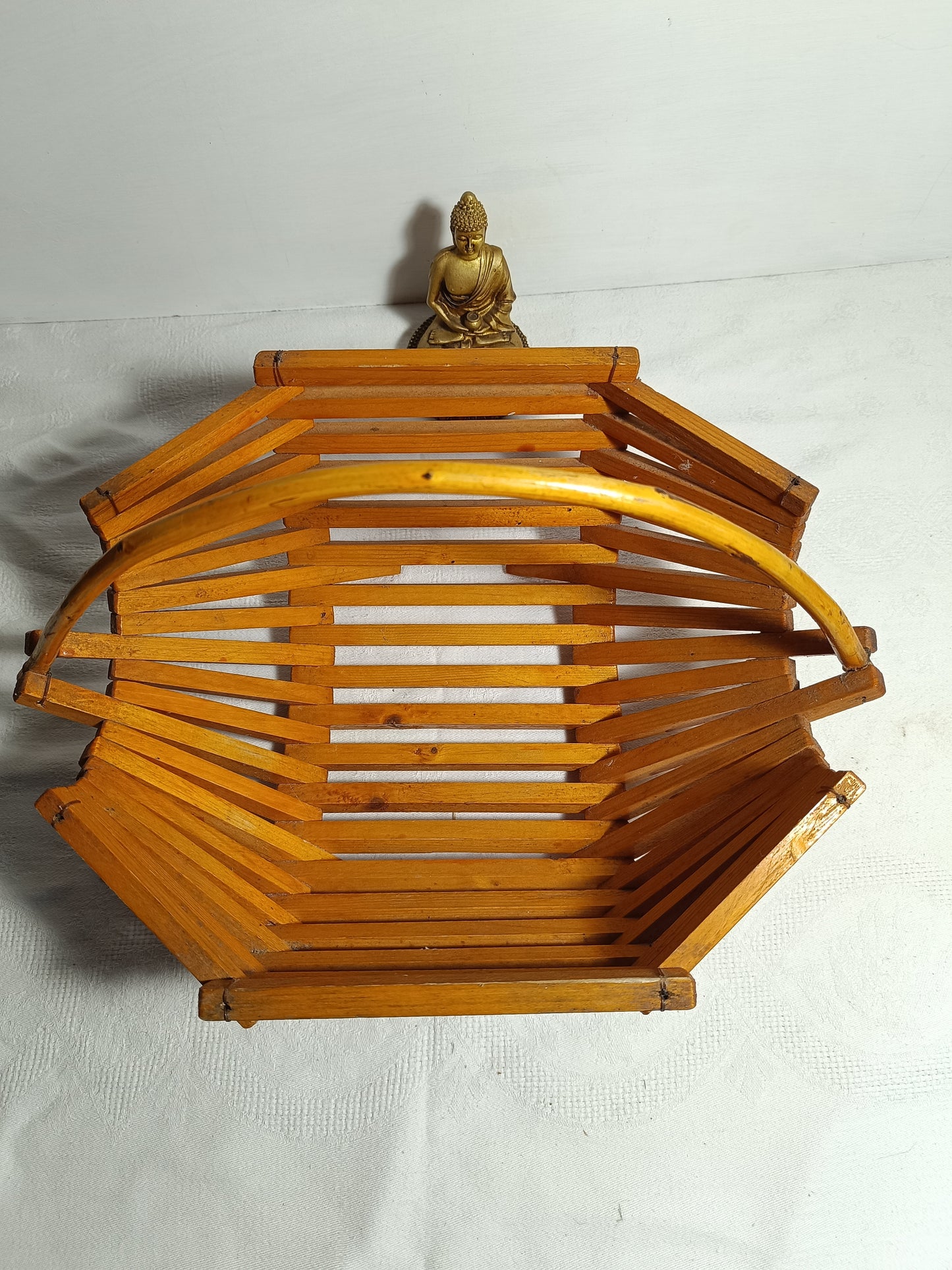 Panier à fruits en bois.