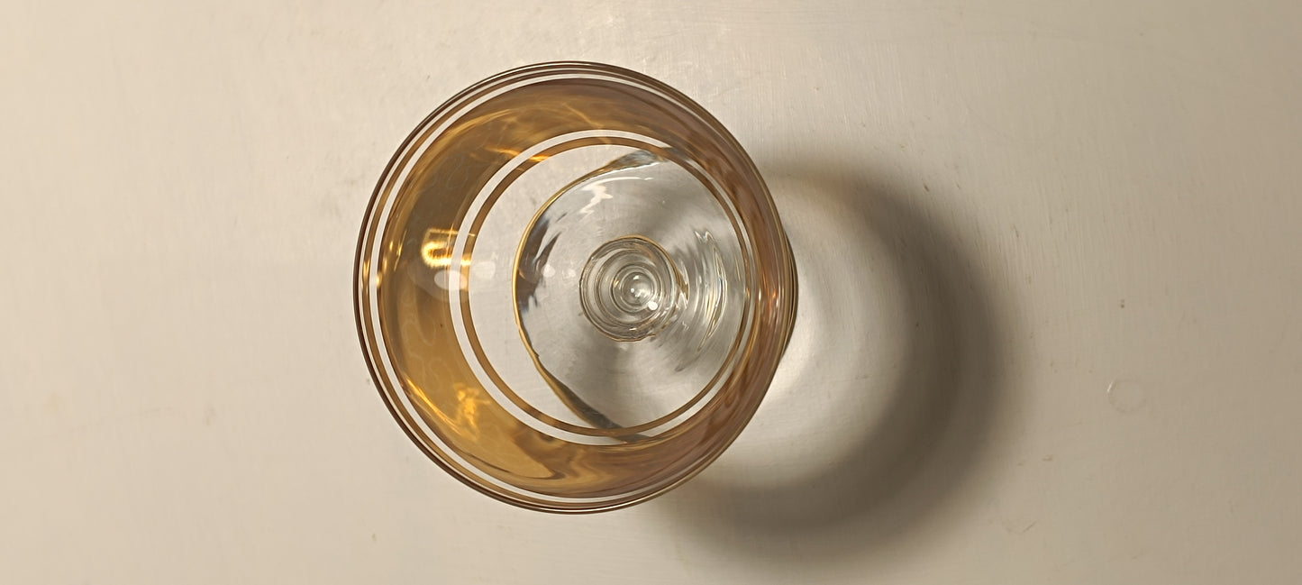 Set de cinq verres  ancien à liqueur ou champagne .