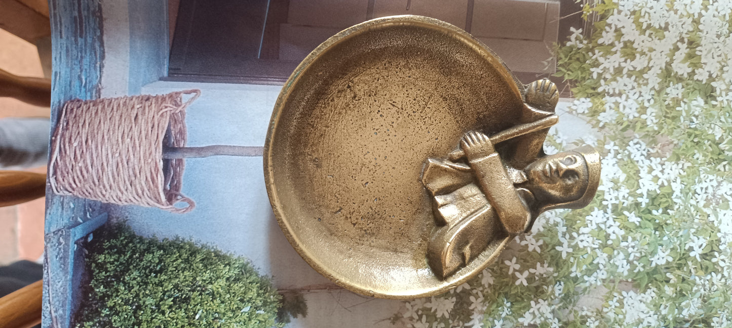 Coupelle vide-poche Guignol bronze.