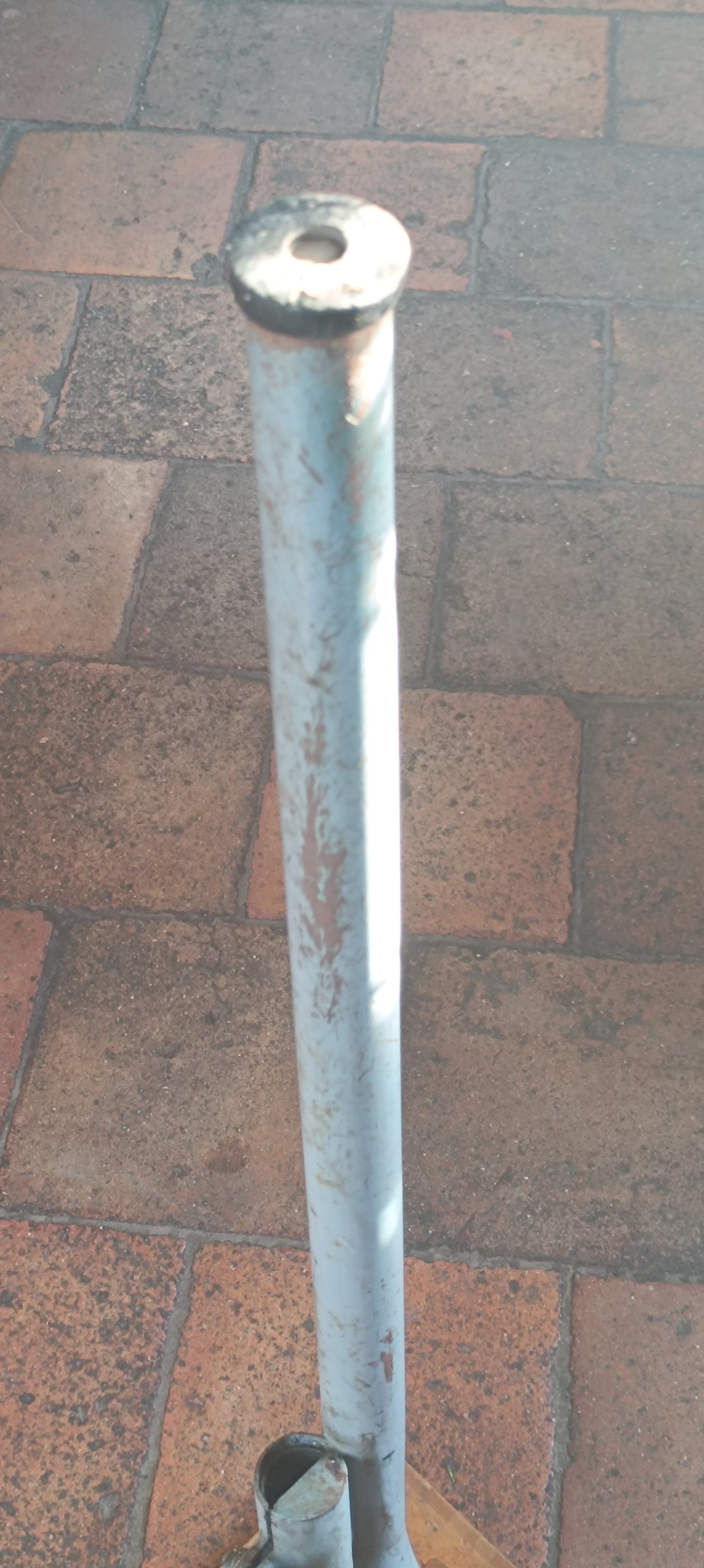 Table industriel ancienne bois et métal.