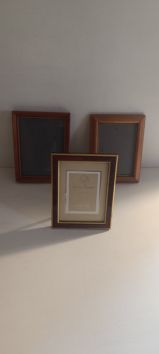 Lot de trois cadres photos vintage.