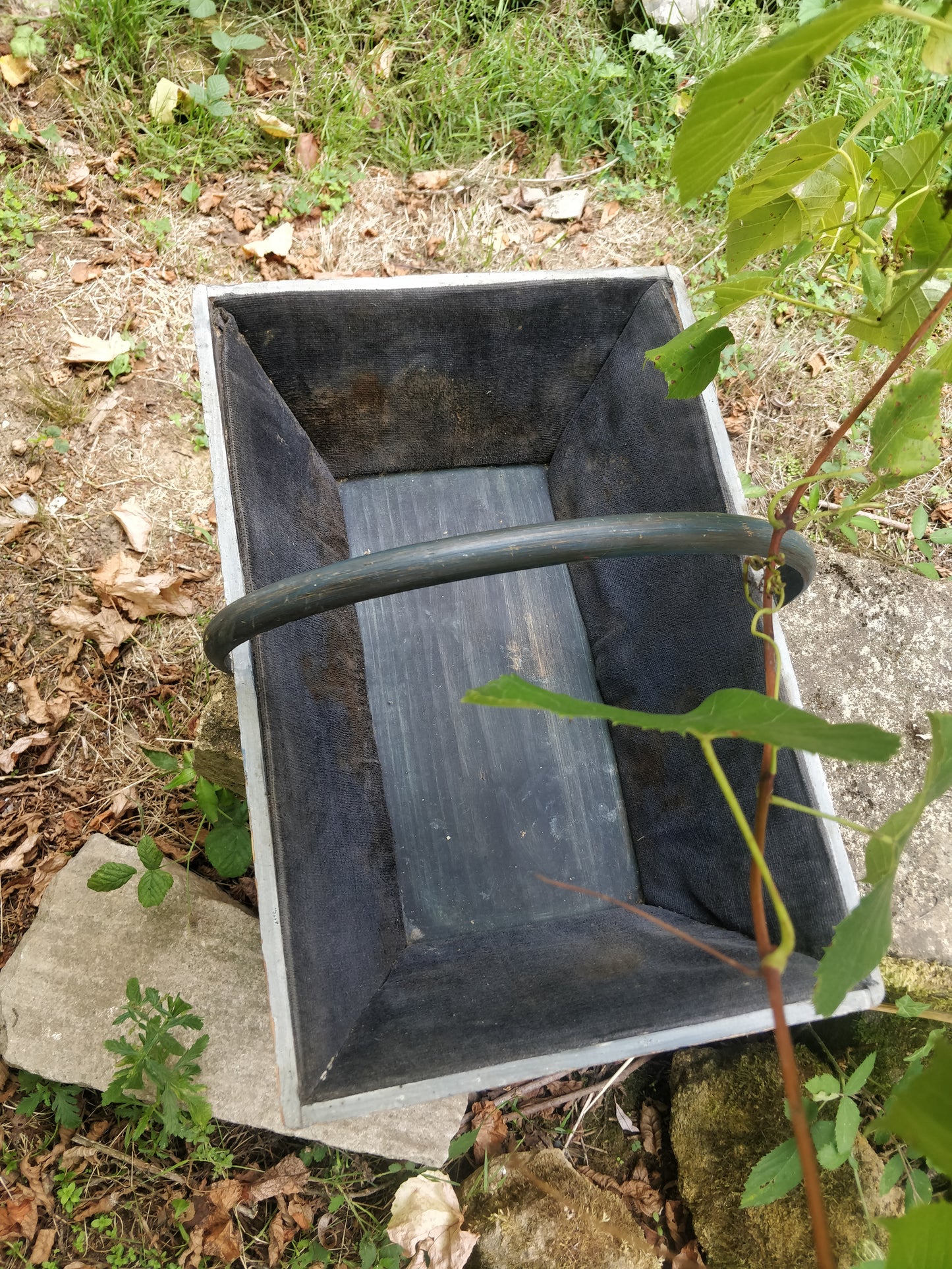 Ancien panier bois peint.