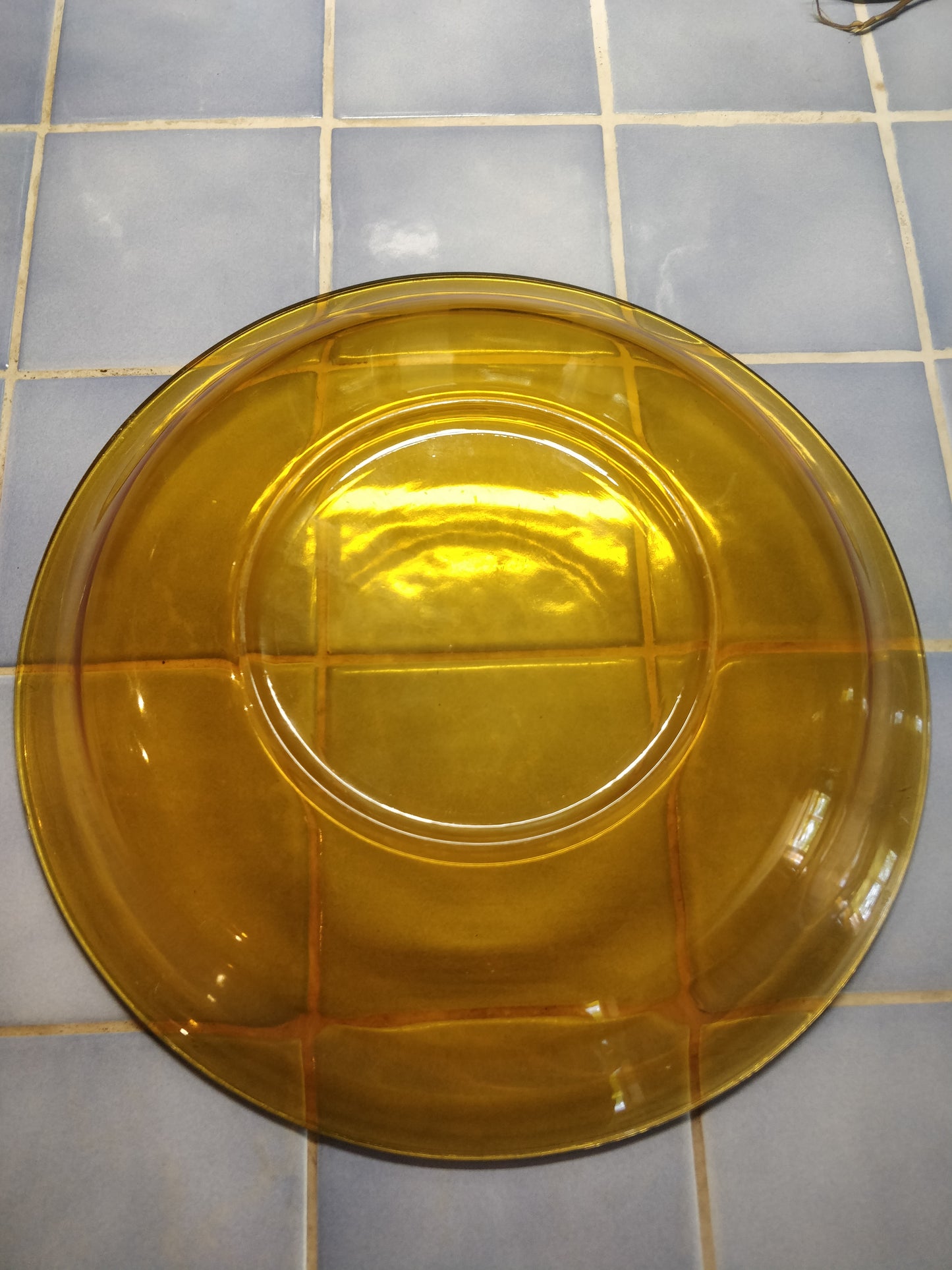 Plat de service ambré plus pichet