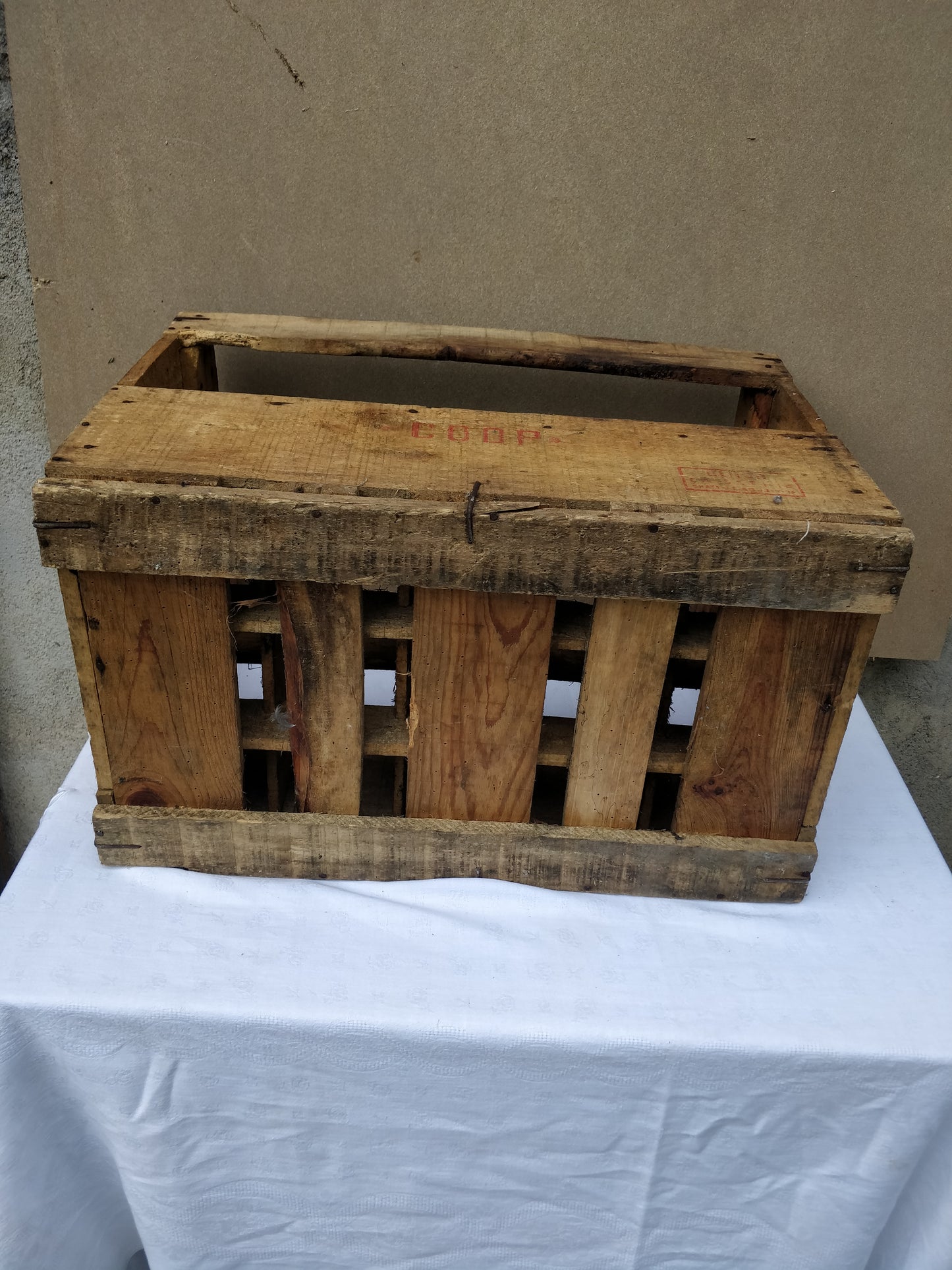 Ancien casier à bouteilles