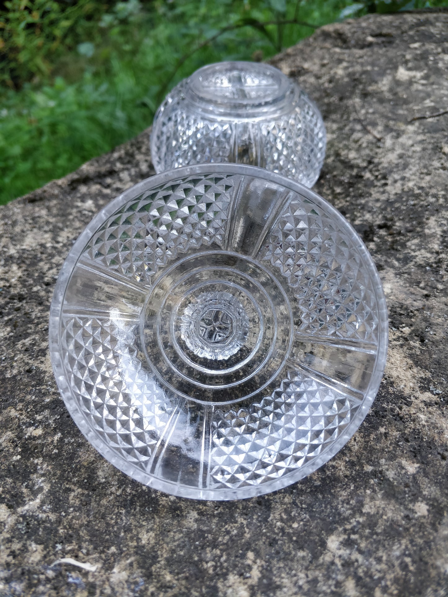 Bonbonnière en cristal ciselé
