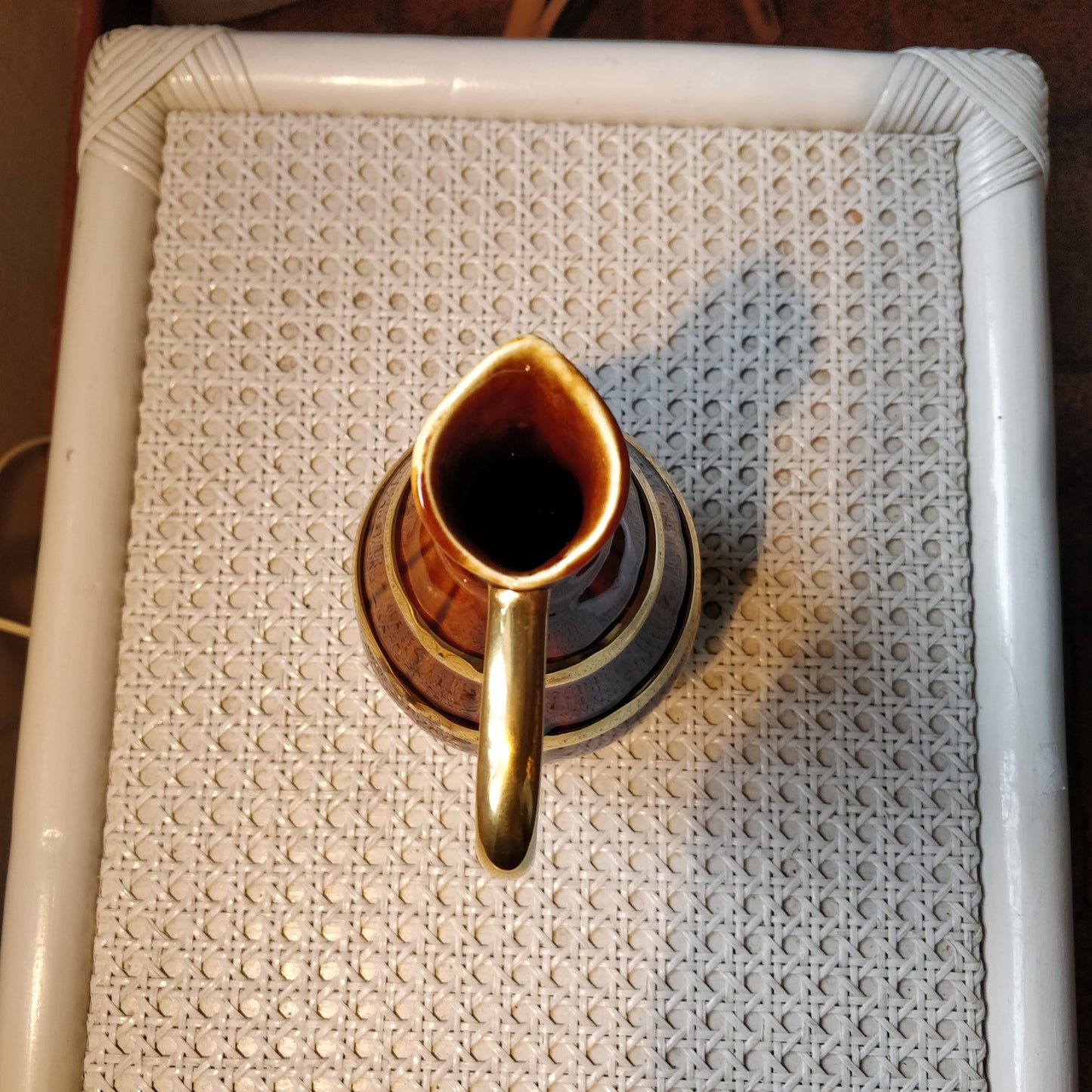 Pichet à vin céramique forme tonneaux.